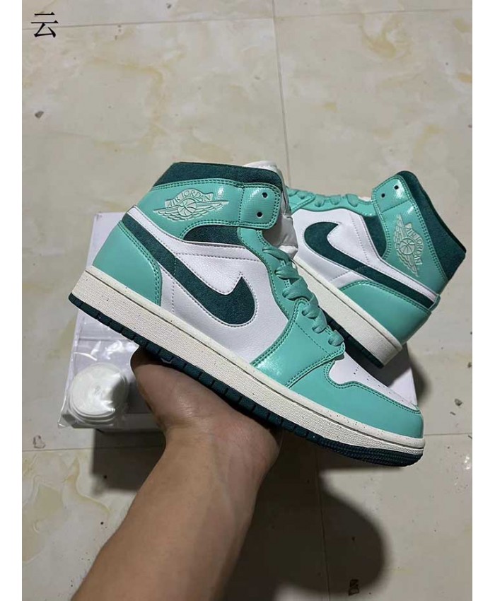 Air Jordan 1 Mid WMNS Bleached Turquoise Basketball Shoes