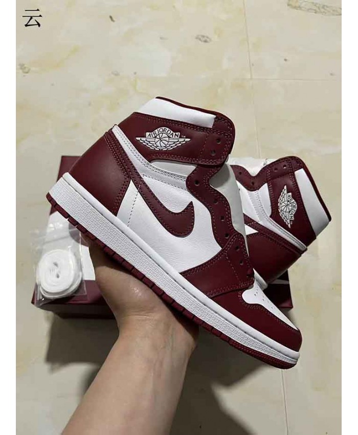 Air Jordan 1 Retro High OG Basketball Shoes